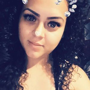 Meet your Posher, Yessenia